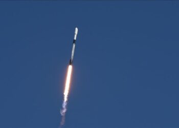 Chinese commercial rocket launches new group of satellites from sea