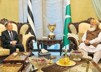 Chinese envoy meets Fazl for peace talks