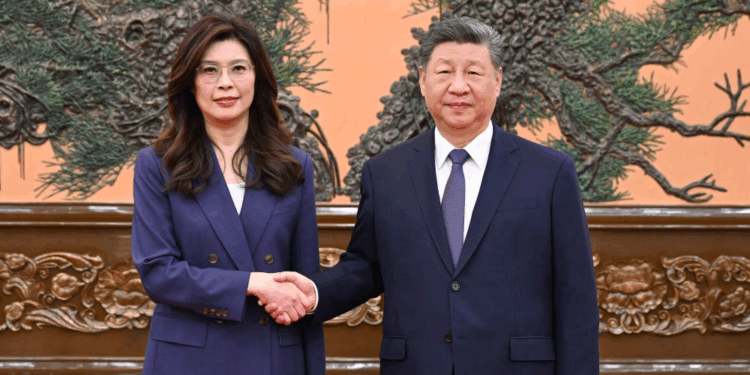 Xi Jinping Meets Cheng Li-wun in Beijing