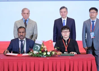 Pakistan, China Sign $7bn Investment Deals