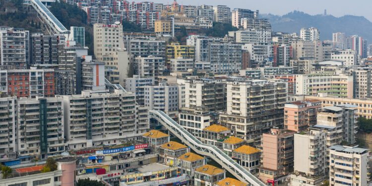 China unveils longest outdoor escalator