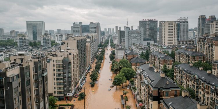 Top-level Red Alert Issued for flash floods in China