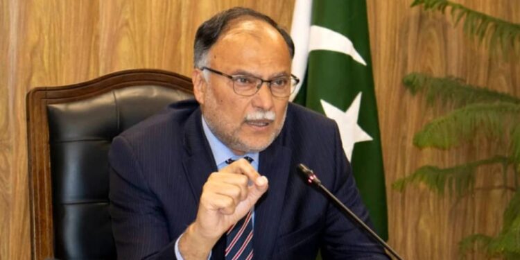 Ahsan Iqbal Assures Support to Chinese Investors