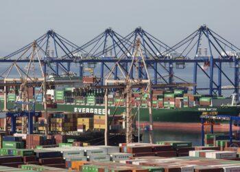 China, Greece transition towards green maritime
