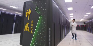 China develops fastest supercomputer