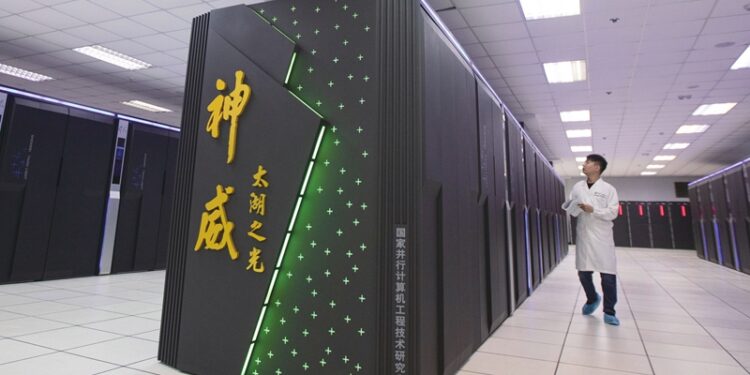 China develops fastest supercomputer