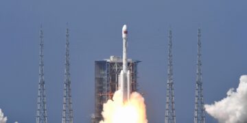China launches long march 7A