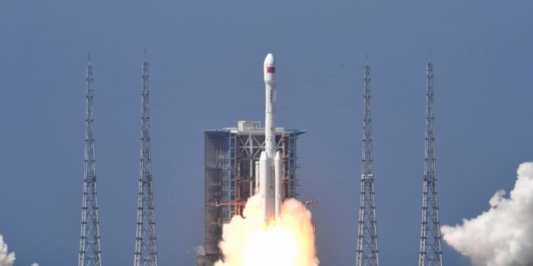 China launches long march 7A