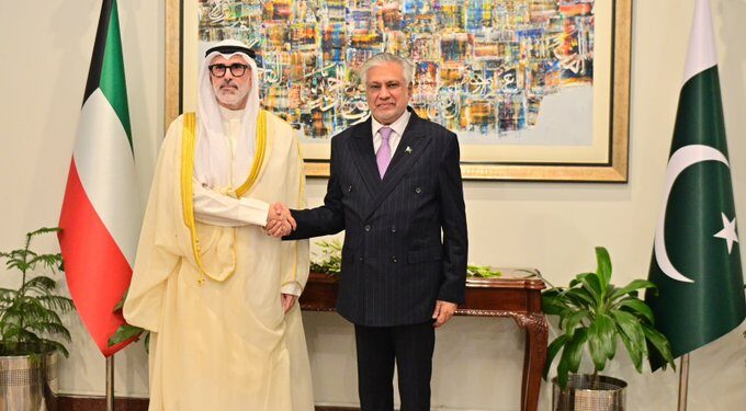 Dar, Kuwaiti FM Discuss Middle East Situation