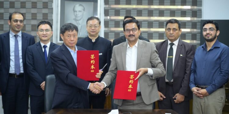 RLKU Signs MoU with Chinese Education Group