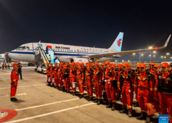Rescuers Rush to Mudslide-Hit Gyirong Port