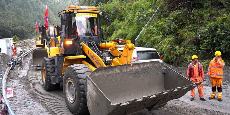 China Mobilizes Forces for Xizang Mudslide Relief