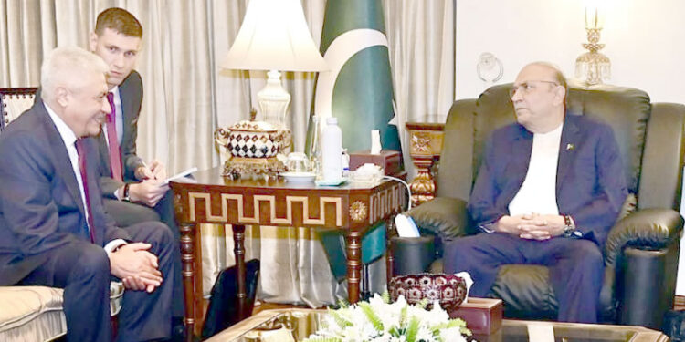 Zardari Calls for Stronger Pakistan-Russia Energy Ties