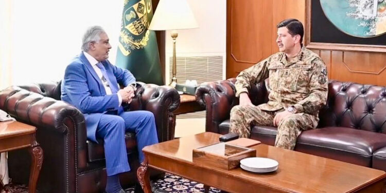 Ishaq Dar, Aamer Raza Discuss National Security