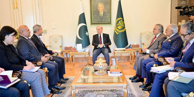 Pakistan and Singapore Discuss Stronger Bilateral Ties