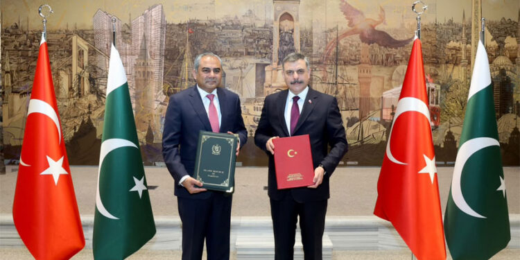 Pakistan, Türkiye Sign Security Cooperation Deal