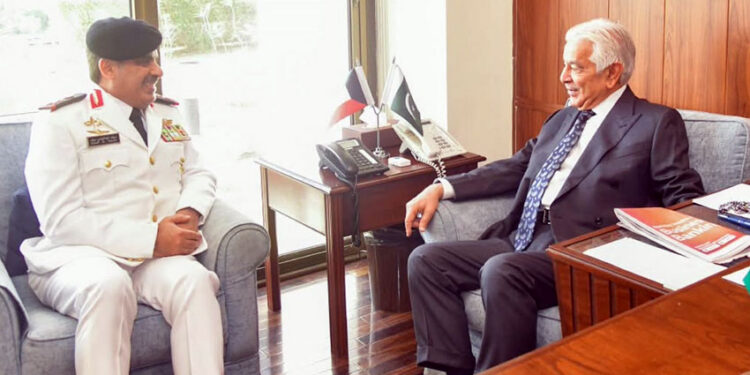Pakistan and Kuwait Discuss Naval Defence Cooperation