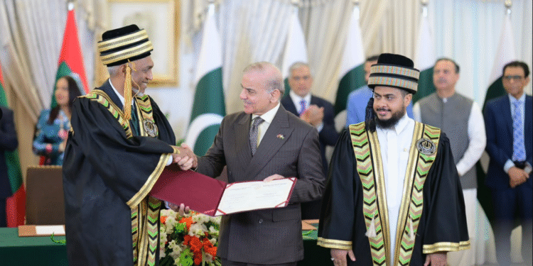 Pakistan and Maldives Sign 20 MoUs, Target $200m Trade