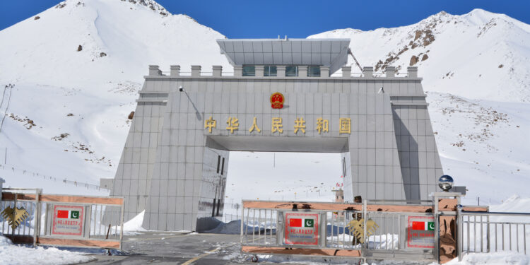 Pakistan and China Sign Khunjerab Green Channel Deal