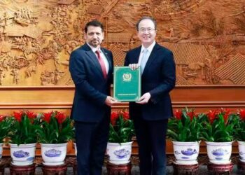 Pakistan Ambassador Presents Credentials to China’s MFA