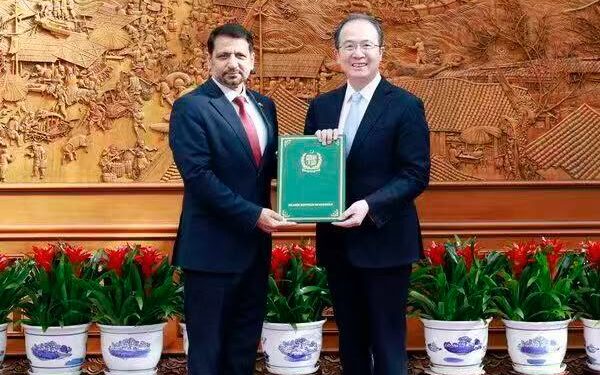 Pakistan Ambassador Presents Credentials to China’s MFA